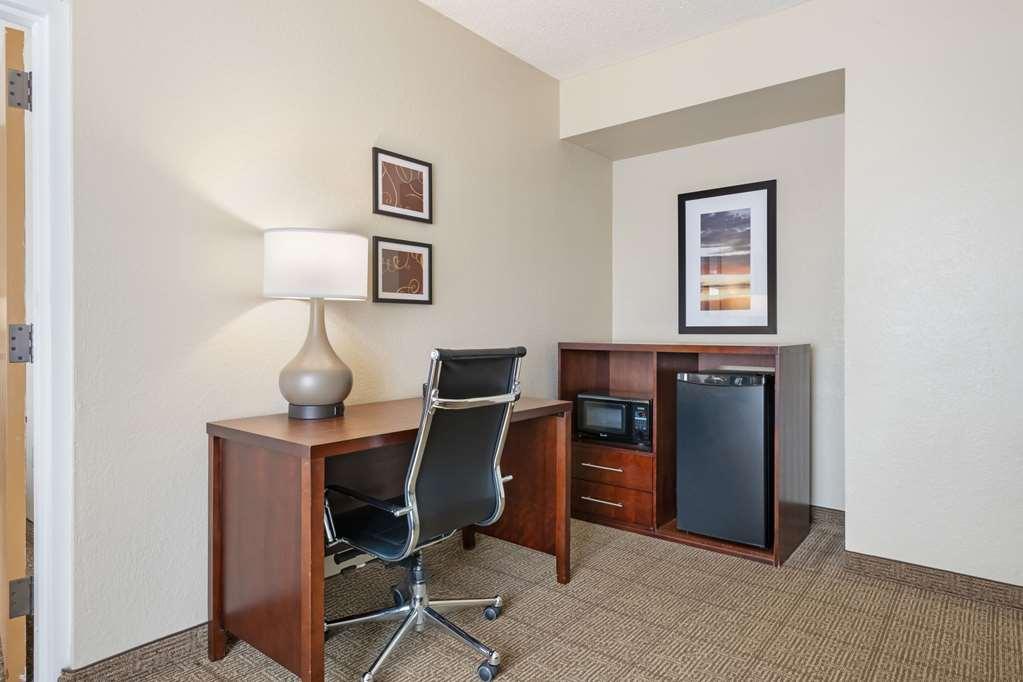 Comfort Suites Downtown Orlando Room photo